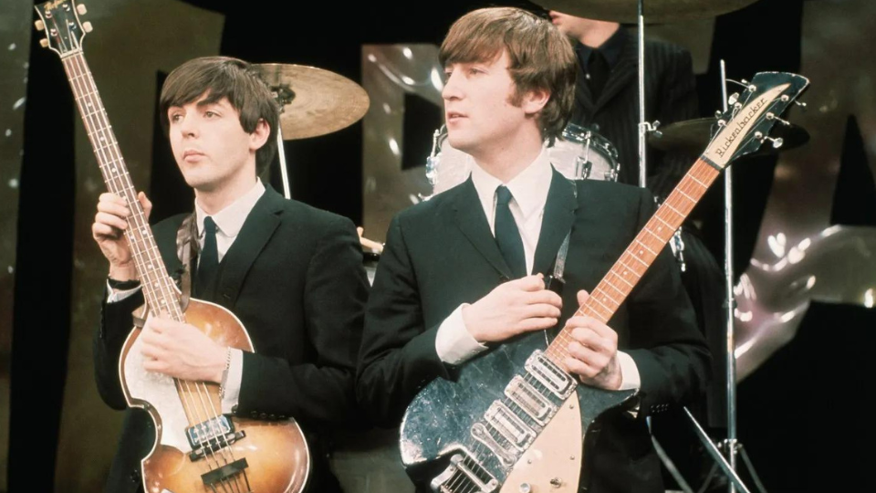 Η τεχνητή νοημοσύνη μετέτρεψε τα σόλο τραγούδια των John Lennon και Paul McCartney σε τραγούδια των Beatles
